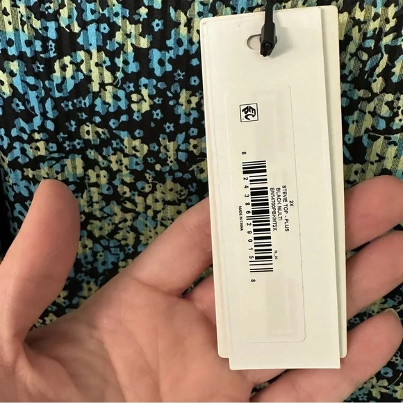 Steve Madden Women’s 3/4 Sleeve Square Neck Black Multi Floral Top Size 2X NWT - Picture 5 of 8